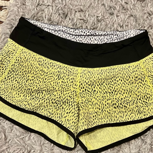 LULULEMON Womens Athletic Dolphin Shorts Yellow Black Cheetah Print Pull On - Picture 4 of 5